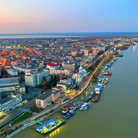 Chic Galati Apartment: Urban Escape Dış mekan fotoğraf