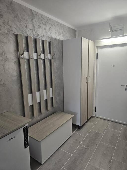 Chic Galati Apartment: Urban Escape Dış mekan fotoğraf